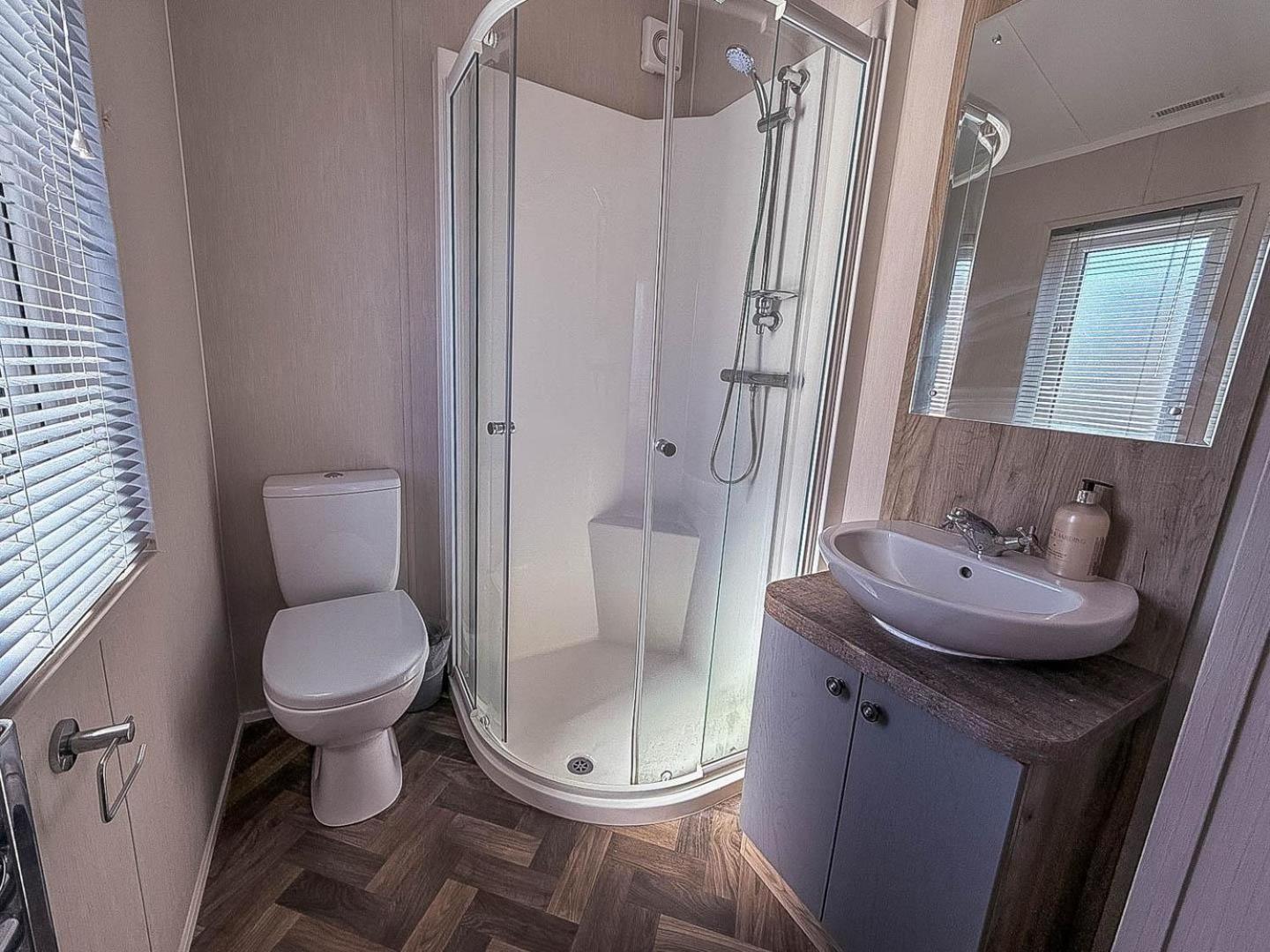 Stunning 6 Berth Lodge With Full Sea Views In Suffolk Ref 68007Cr Lowestoft Exterior foto